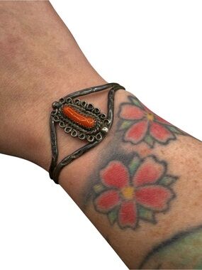 Vintage Petite 1950s Navajo Sterling Silver Blood Ox Coral Cuff Bracelet